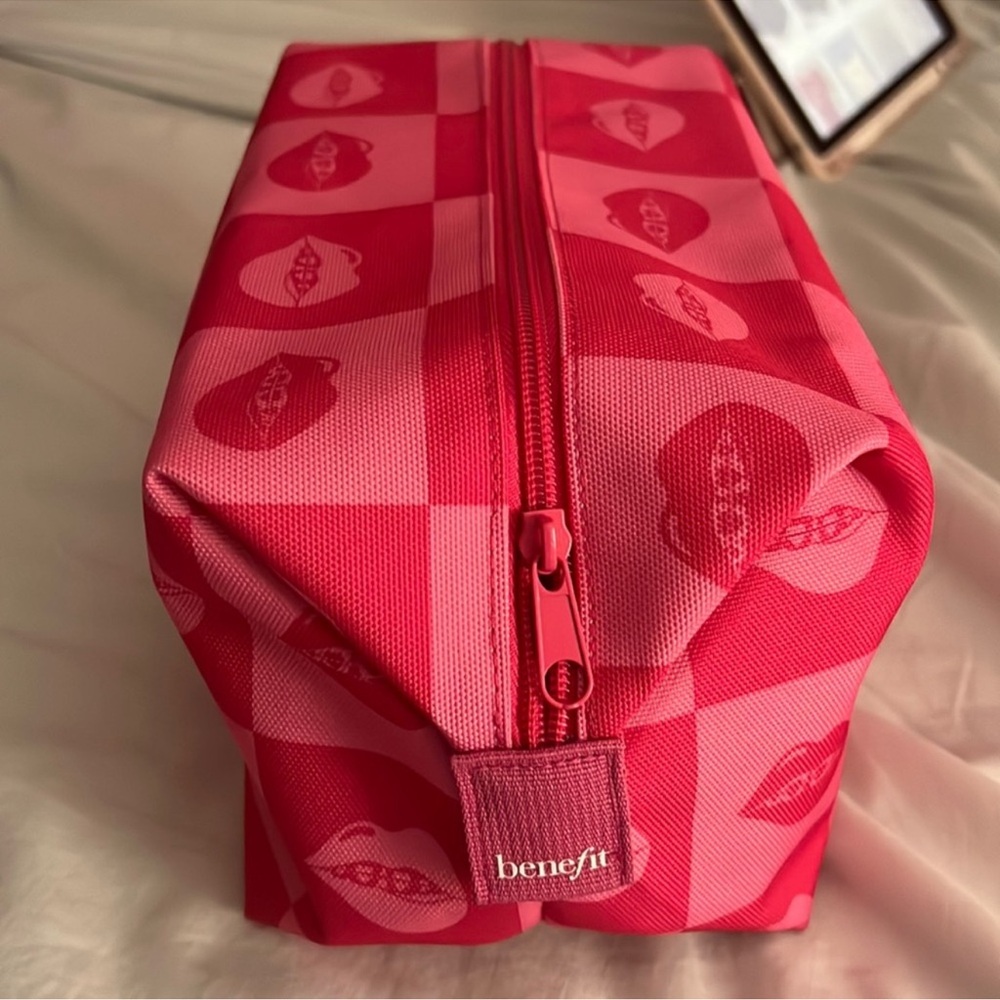 BRAND NEW BENEFIT MAKEUP BAG